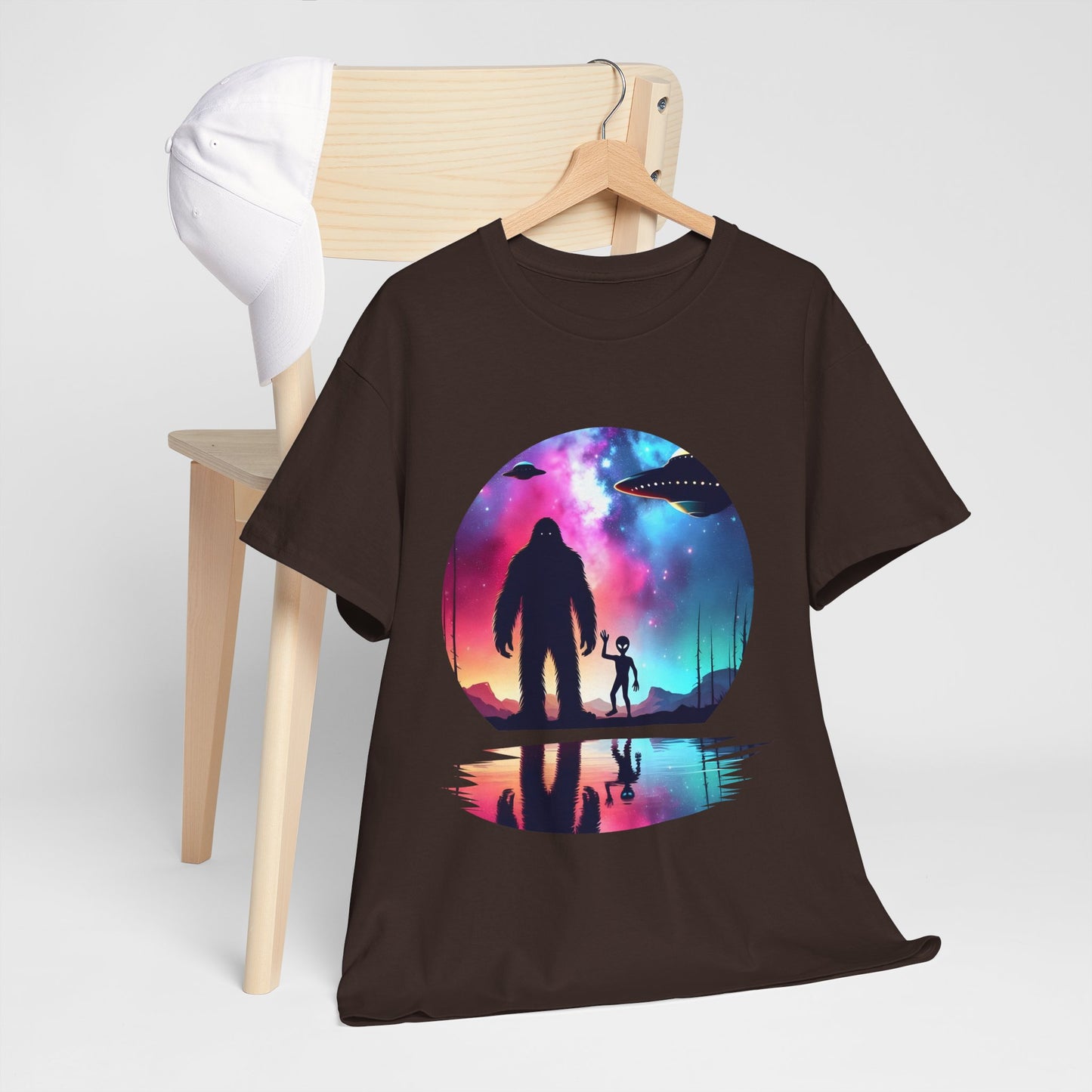 Koszulka z motywem przyjaźni Wielkiej Stopy i Obcych – Retro Vaporwave Galaxy UFO