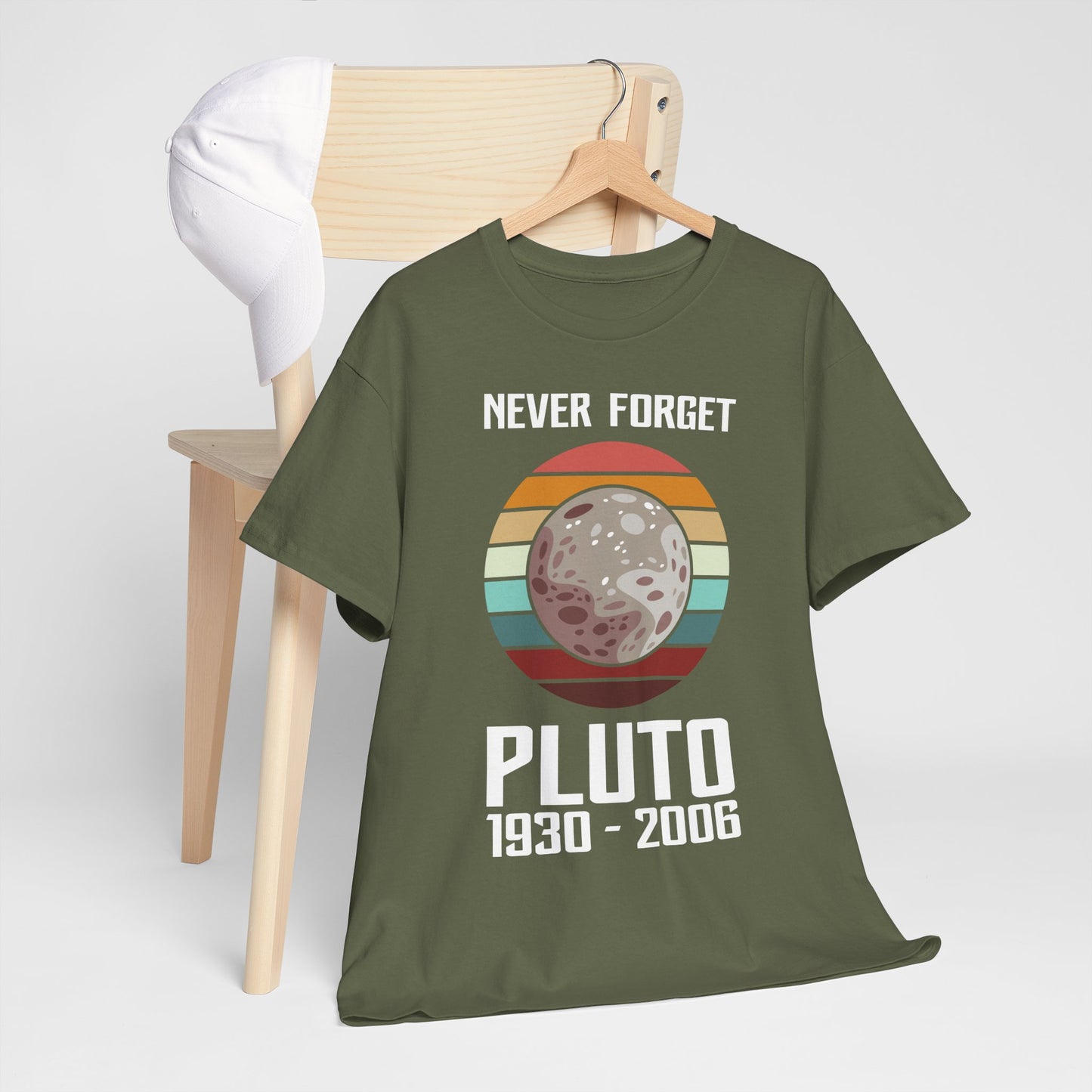 Never Forget Pluto 1930–2006 Retro Planet Graphic Tee