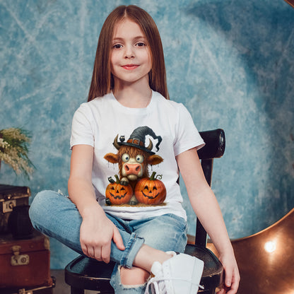 Cute Highland Cow Kids T-Shirt - Witch Hat & Pumpkins Toddler Tee