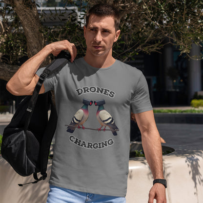 Drohnen laden Shirt - Lustiges Taubenkamera-Meme-T-Shirt