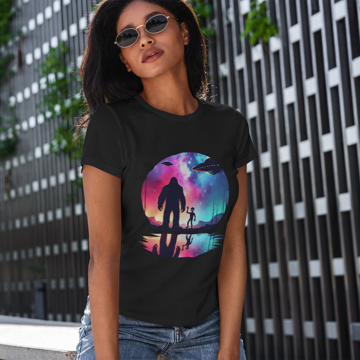 Koszulka z motywem przyjaźni Wielkiej Stopy i Obcych – Retro Vaporwave Galaxy UFO