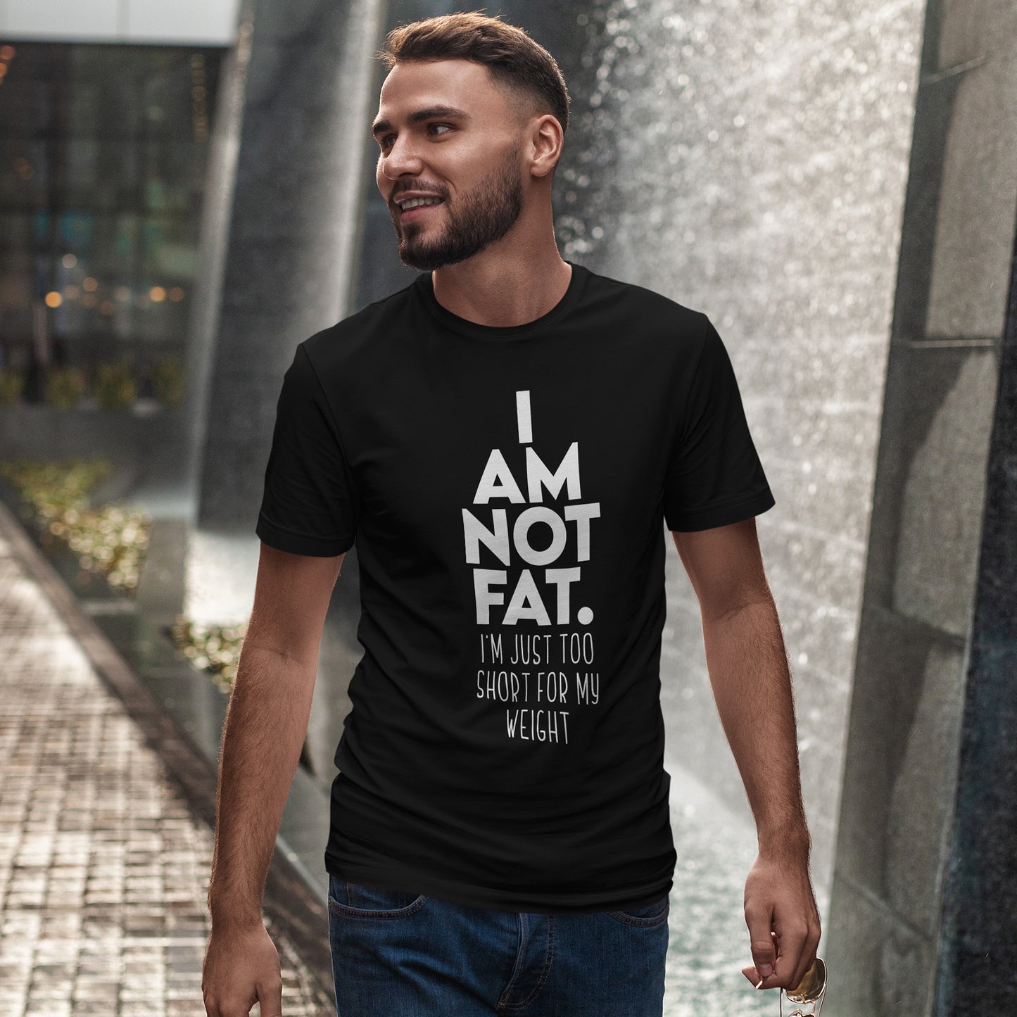 Ich bin nicht dick – Lustiges T-Shirt mit Body-Posit-Spruch