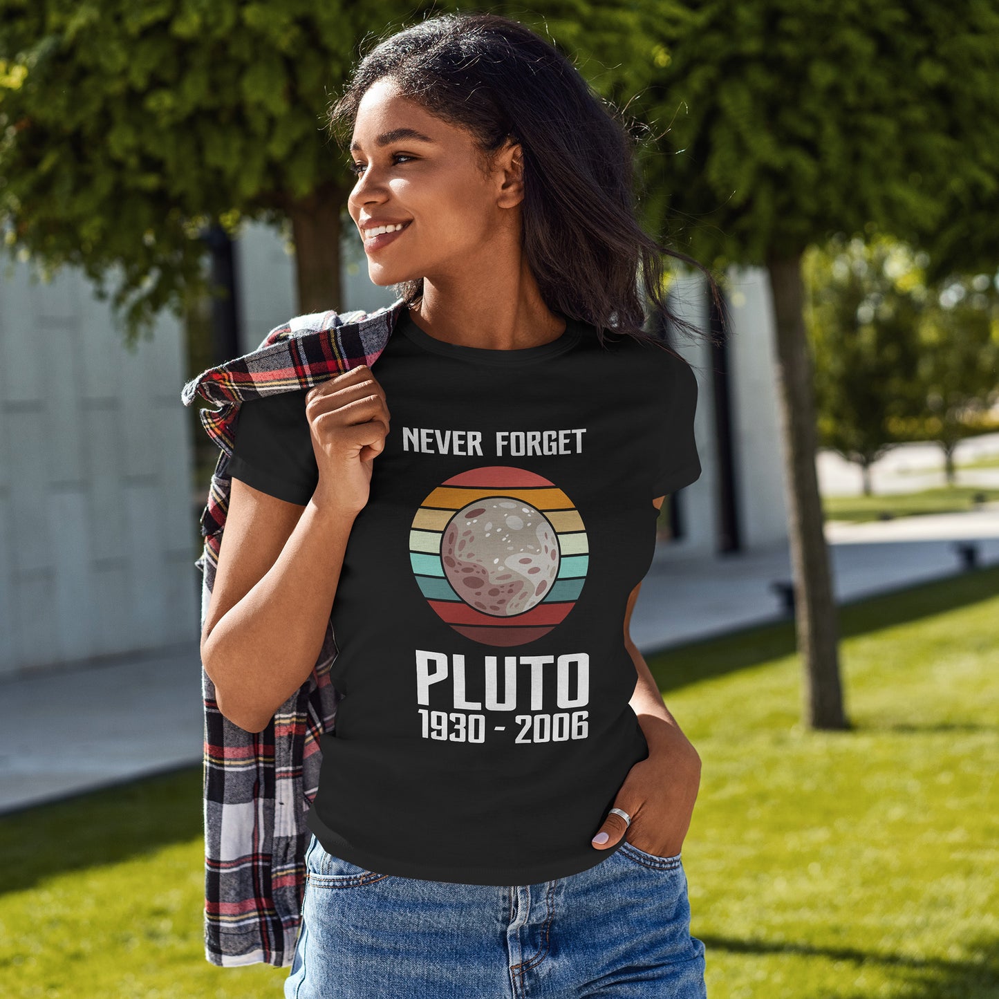 Never Forget Pluto 1930–2006 Retro Planet Graphic Tee