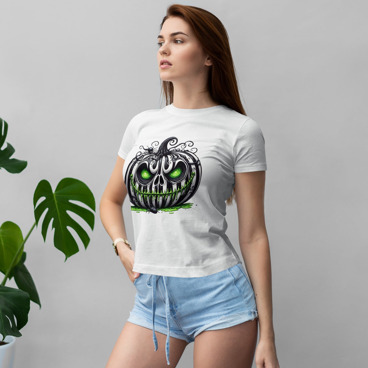 Neon Goo Pumpkin Halloween - Glowing Green Eyes Spooky T-Shirt