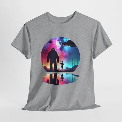 Koszulka z motywem przyjaźni Wielkiej Stopy i Obcych – Retro Vaporwave Galaxy UFO