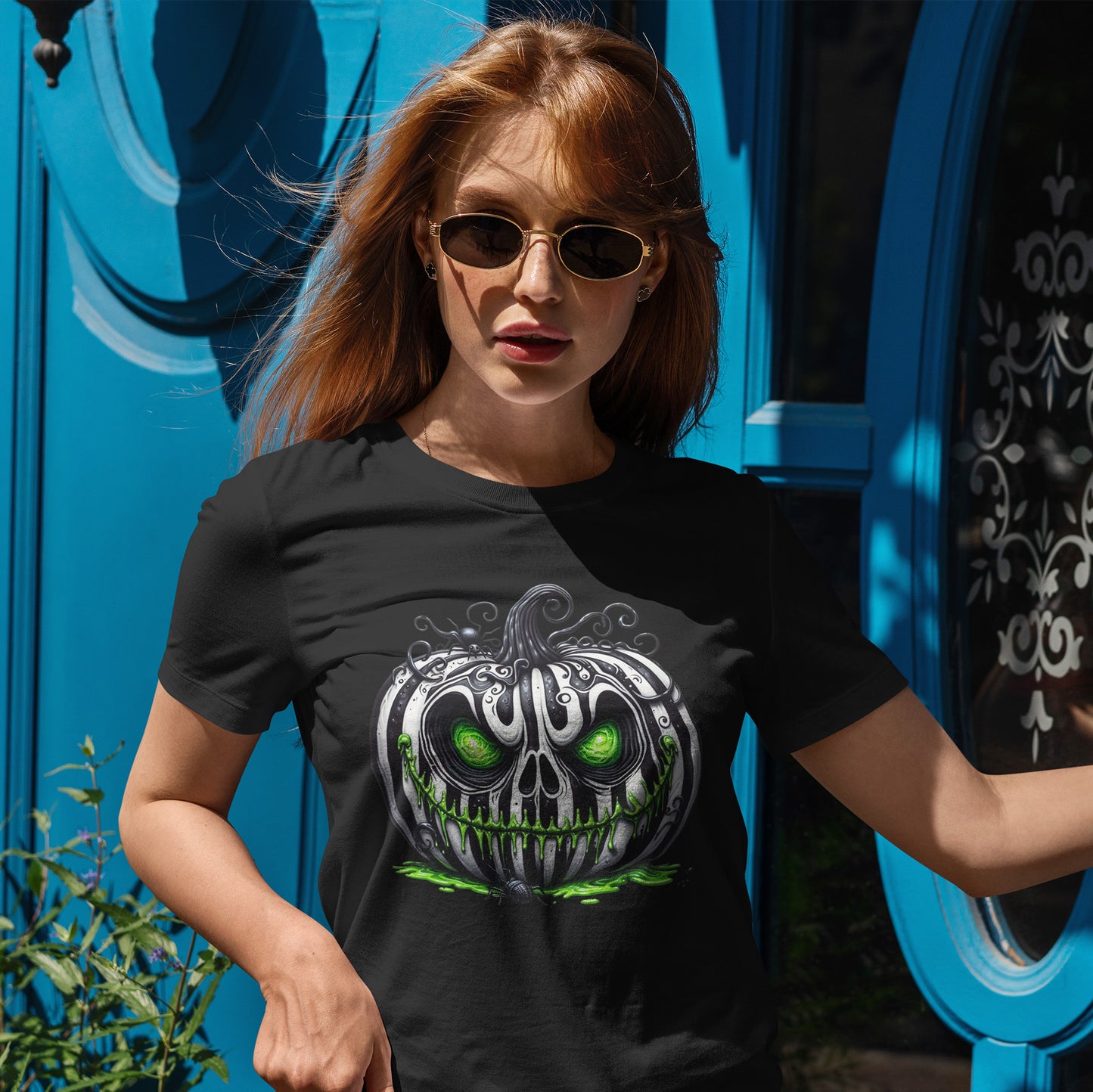 Neon Goo Pumpkin Halloween - Glowing Green Eyes Spooky T-Shirt