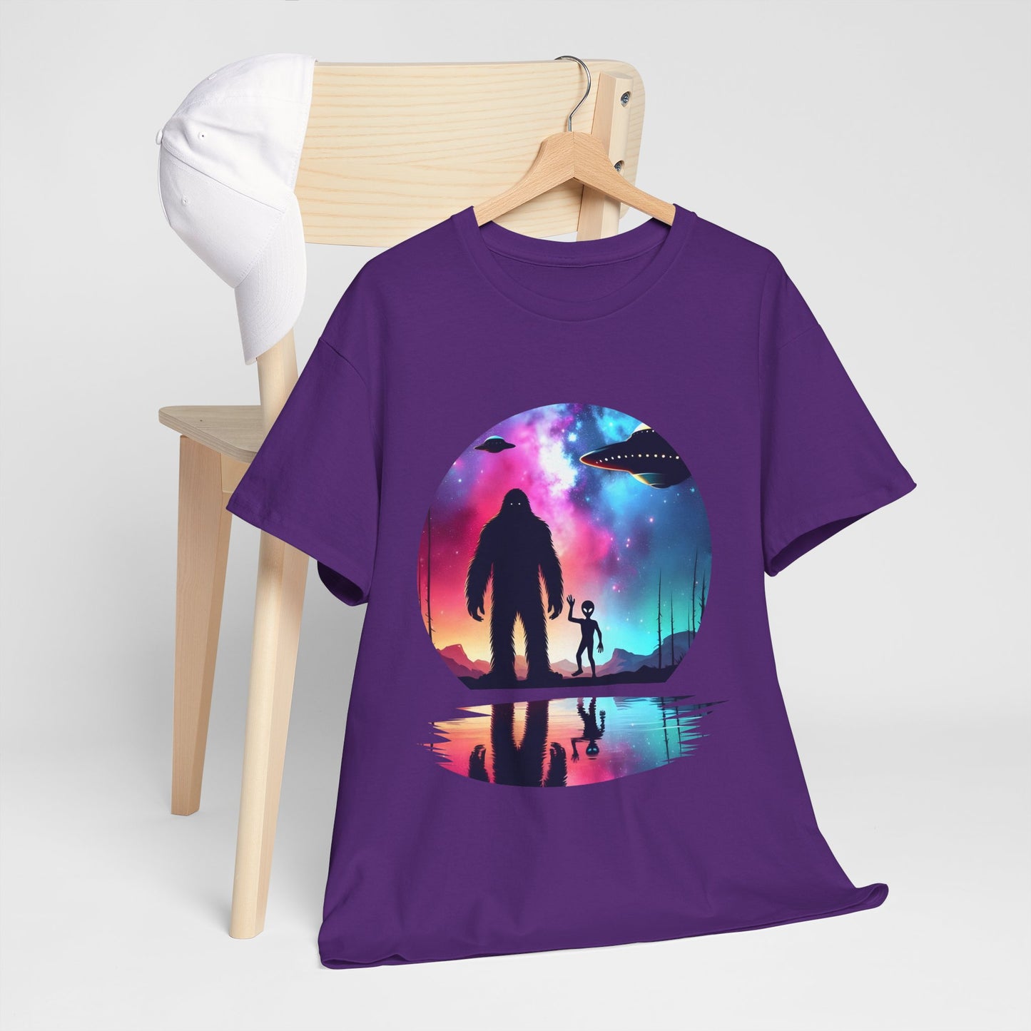 Koszulka z motywem przyjaźni Wielkiej Stopy i Obcych – Retro Vaporwave Galaxy UFO