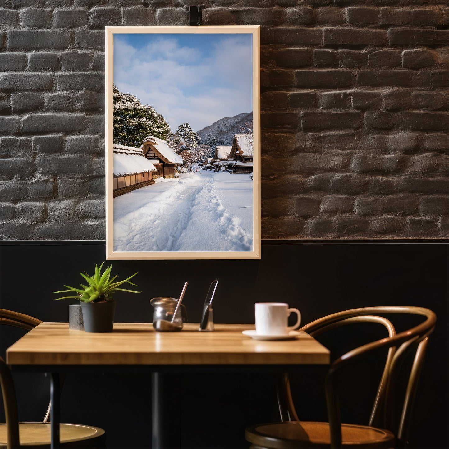 Japanisches Schneedorf – Traditionelles Strohdach im Winter